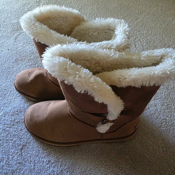 Shoes - Makalu Gabrielle Boots - Size 10